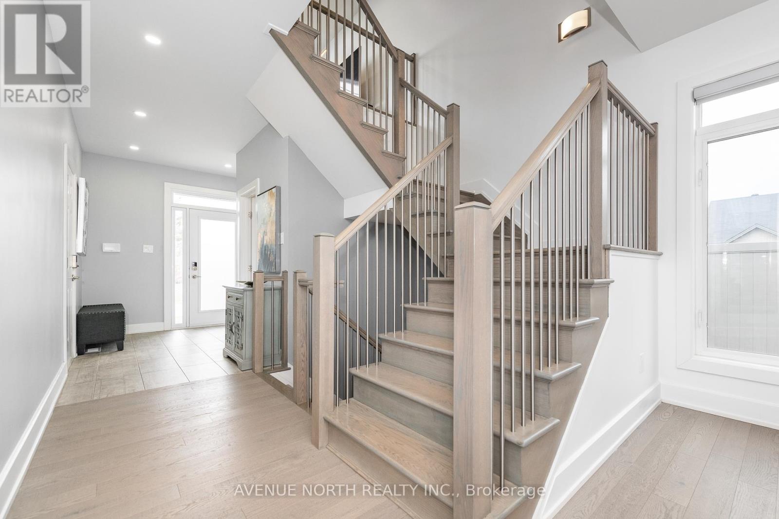 736 Fiddlehead Street, Ottawa, Ontario  K1T 0L3 - Photo 6 - X12105625