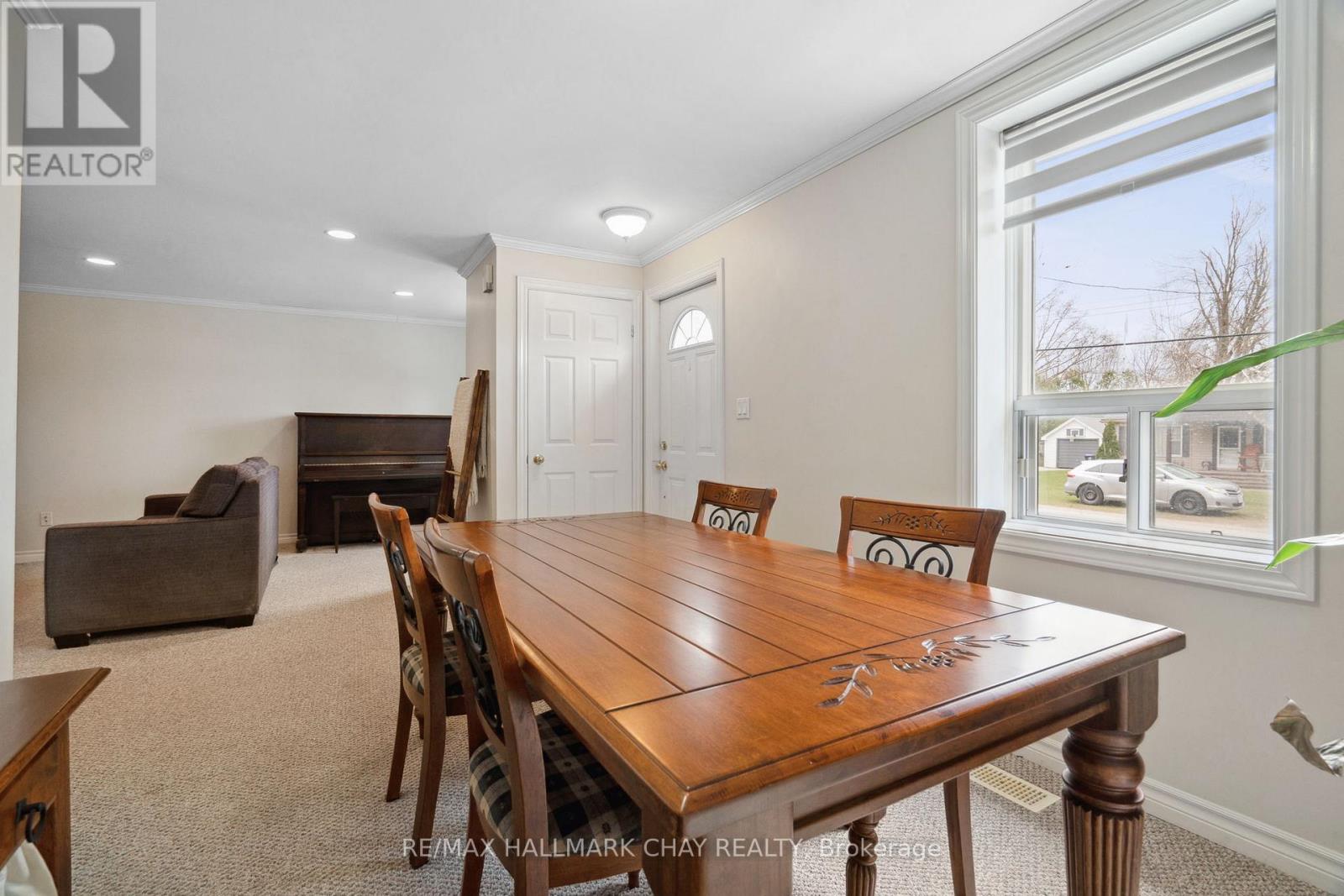 Property at 2088 VICTORIA STREET image 5