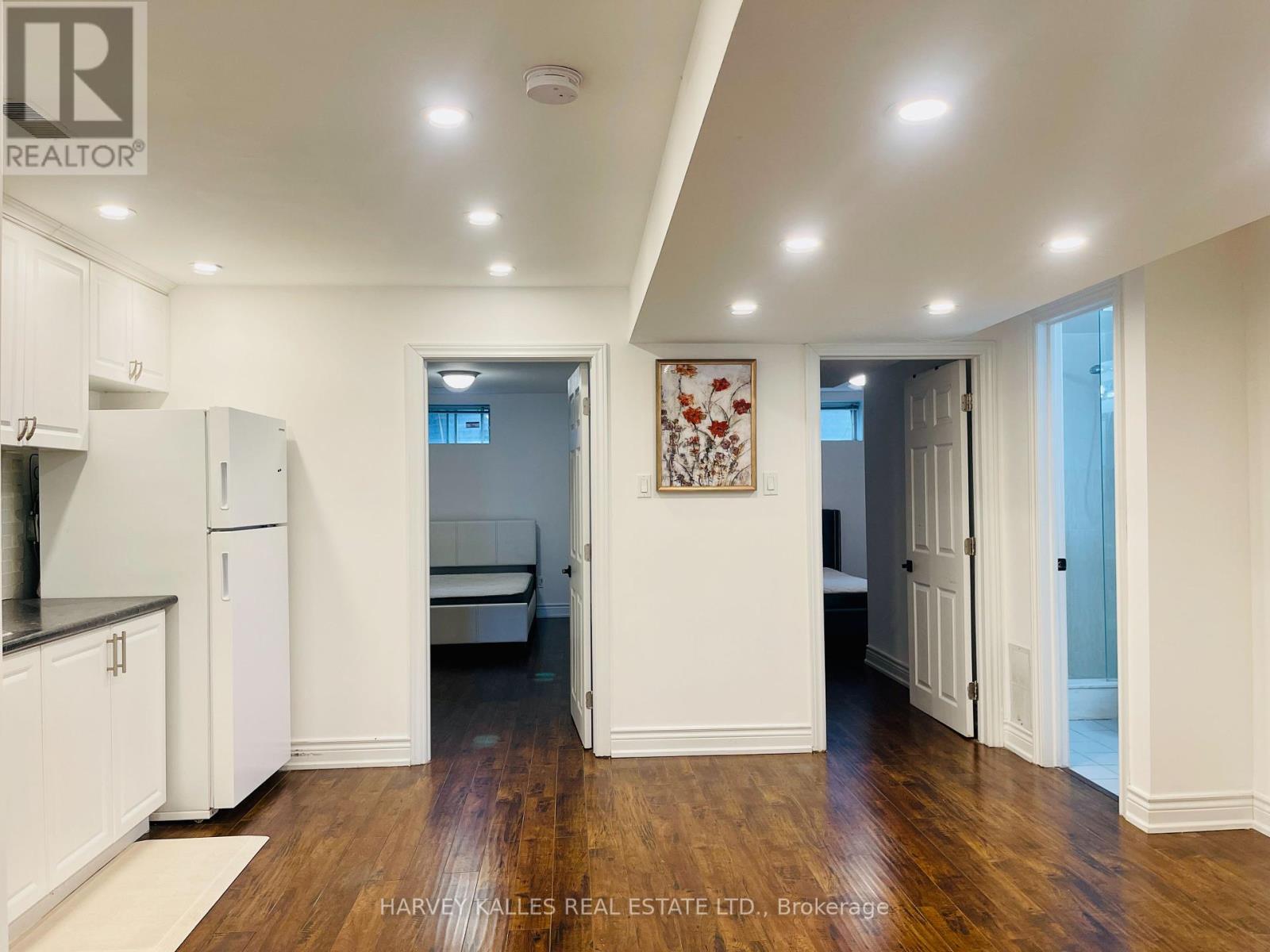 Lower - 394 Caledonia Road, Toronto, Ontario  M6E 4T8 - Photo 6 - W12105624