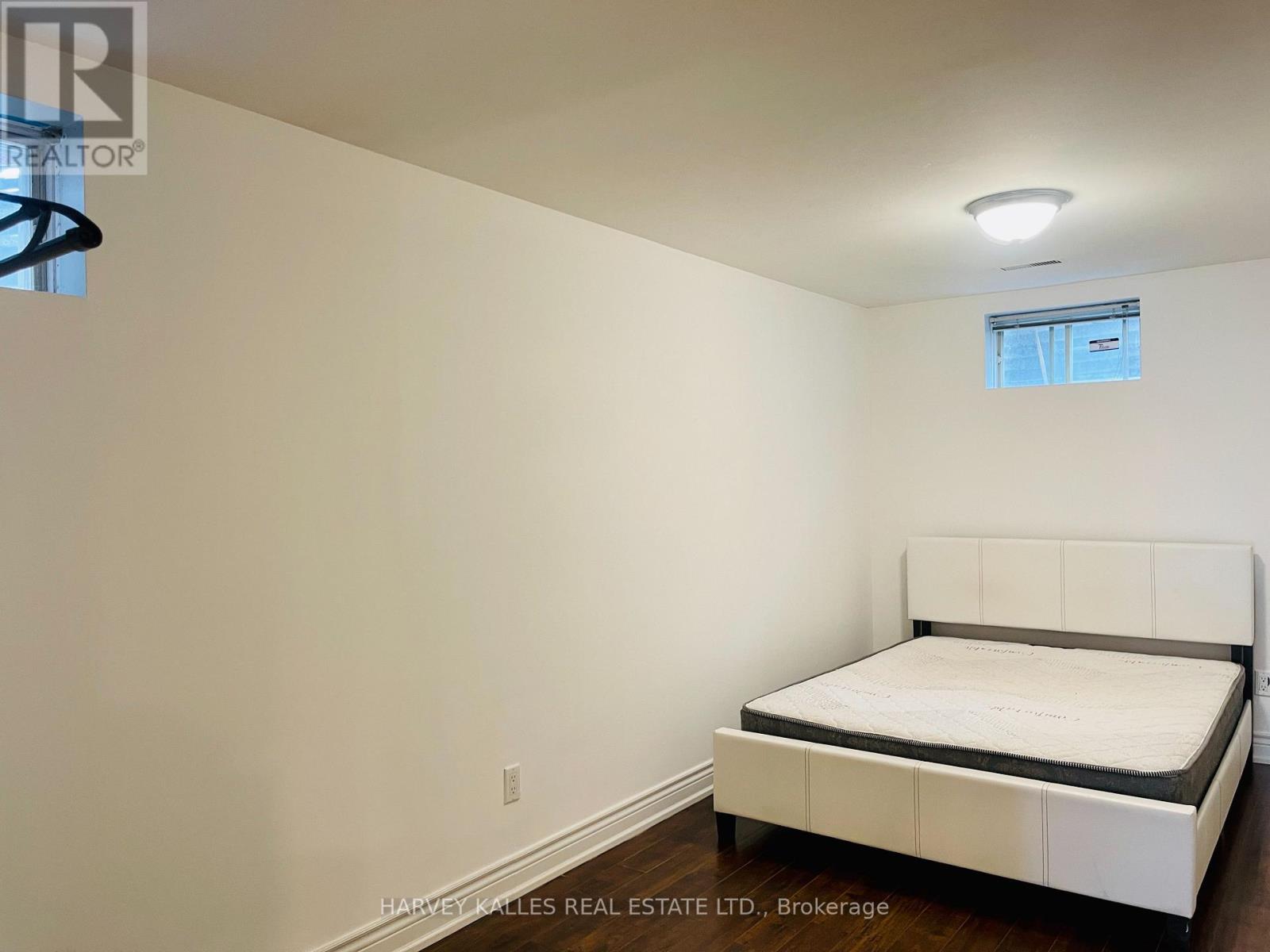 Lower - 394 Caledonia Road, Toronto, Ontario  M6E 4T8 - Photo 9 - W12105624