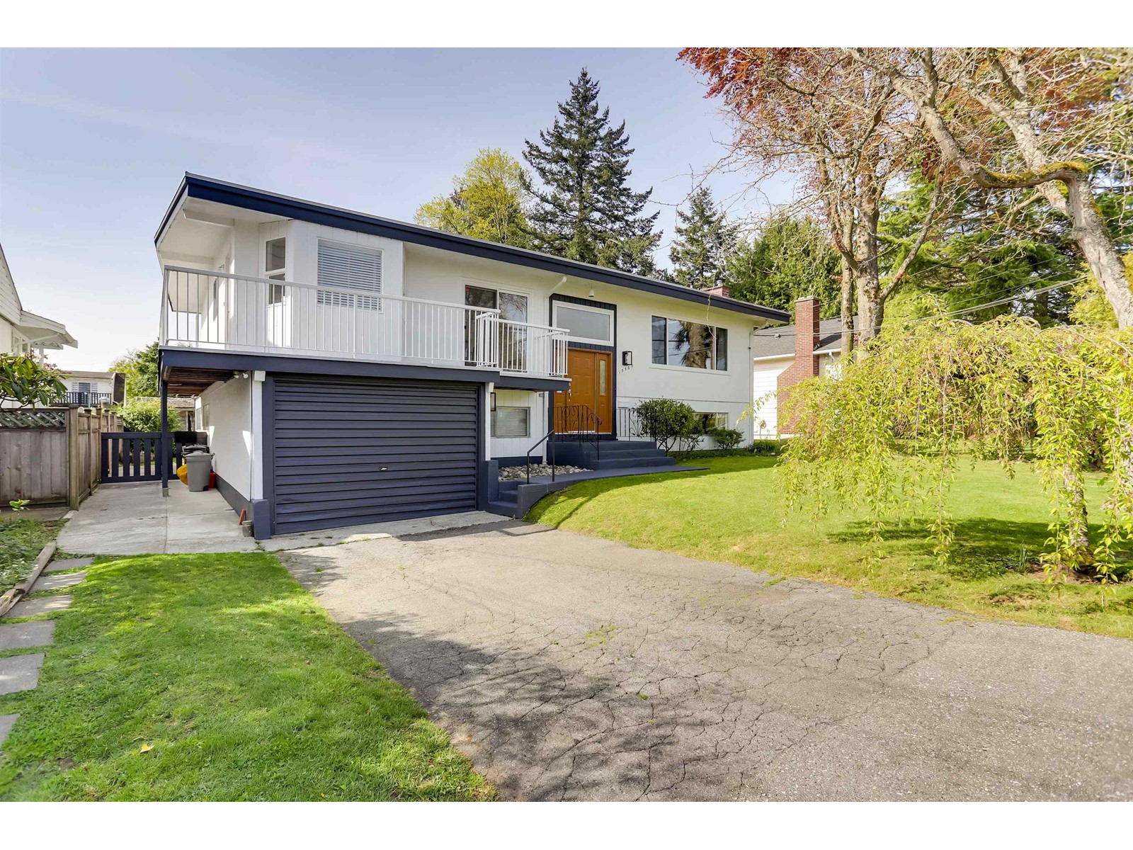 15568 Thrift Avenue, White Rock, British Columbia  V4B 2L9 - Photo 1 - R2994615