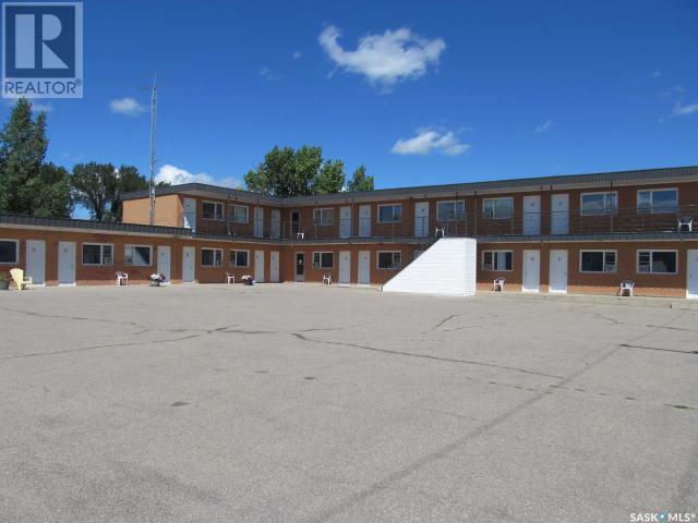 Property at 483 3rd AVENUE W image 3
