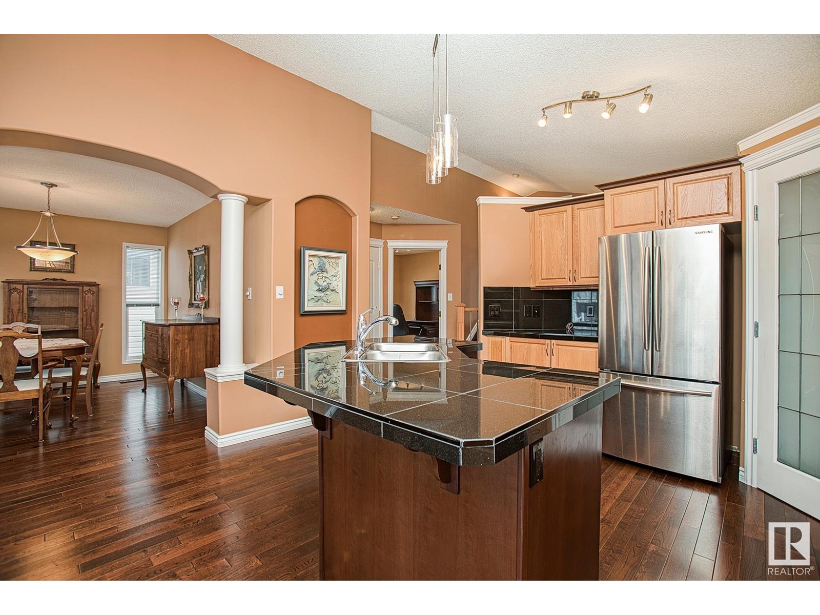 3760 23 St Nw, Edmonton, Alberta  T6T 1P4 - Photo 8 - E4428927
