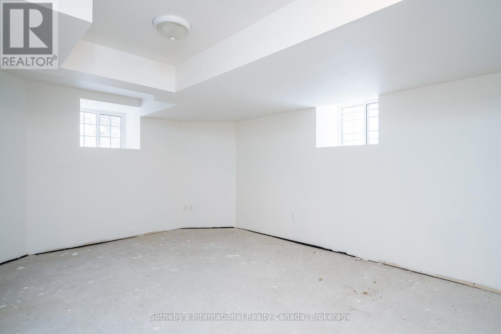 18 Amelia Street, Springwater, Ontario  L0L 1P0 - Photo 39 - S12026113