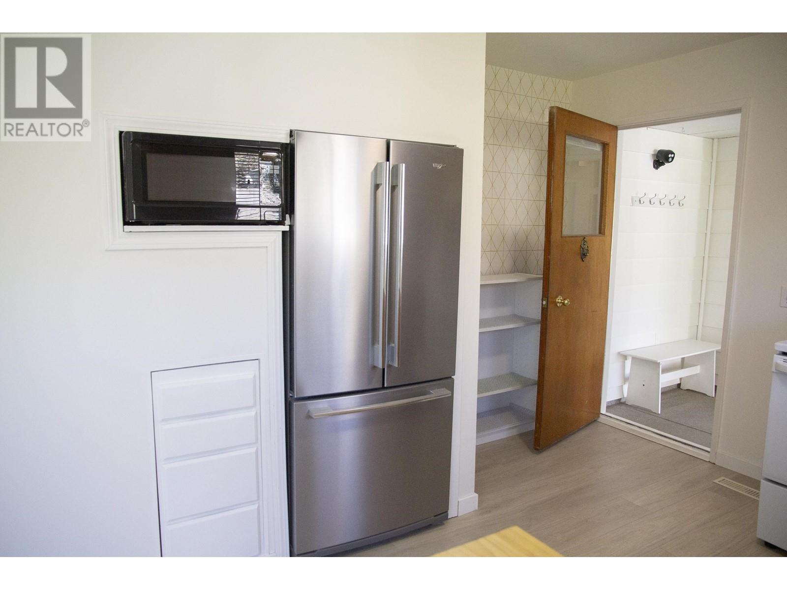 Property at 4781 LAUREL AVENUE image 5