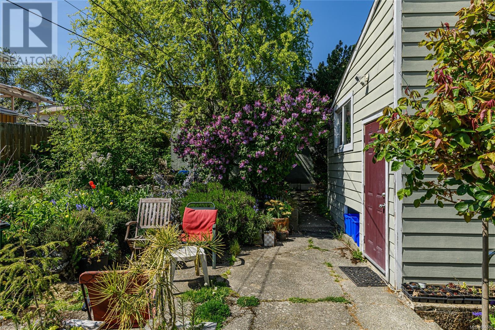 Property at 3258 Irma St image 4