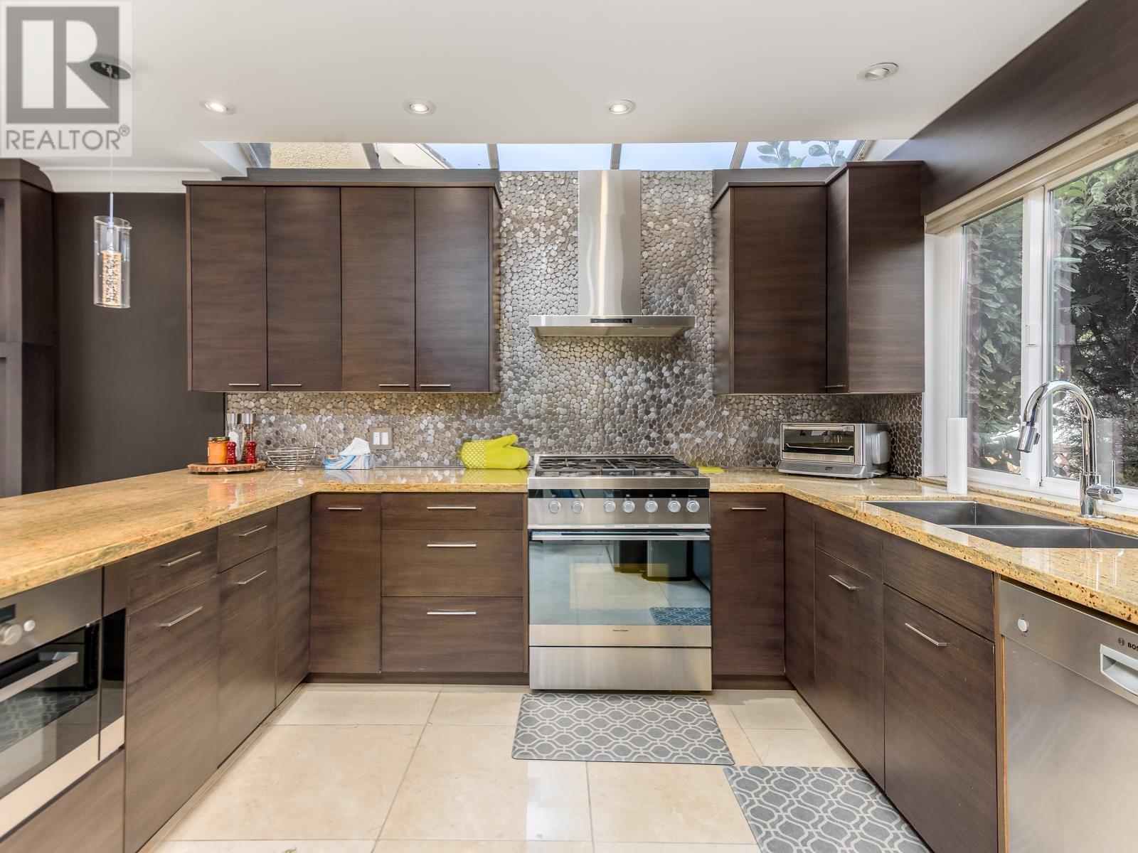 1235 Keith Road, West Vancouver, British Columbia  V7T 1N1 - Photo 4 - R2993150
