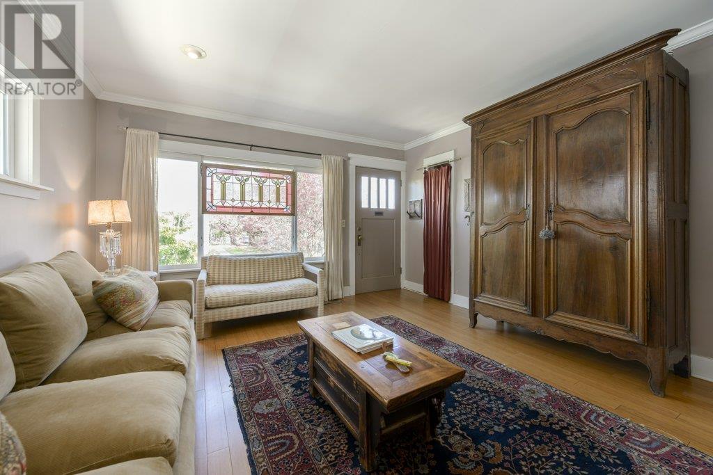 Property at 104 E 24 AVENUE image 4