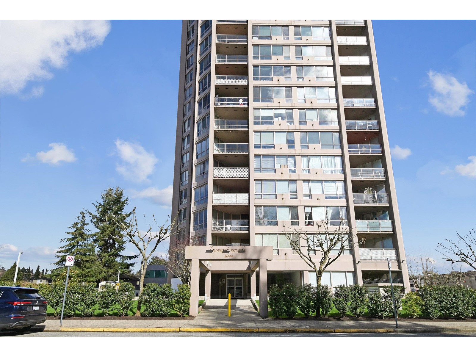 2004 14881 103a Avenue, Surrey, British Columbia  V3R 0M5 - Photo 2 - R2994565