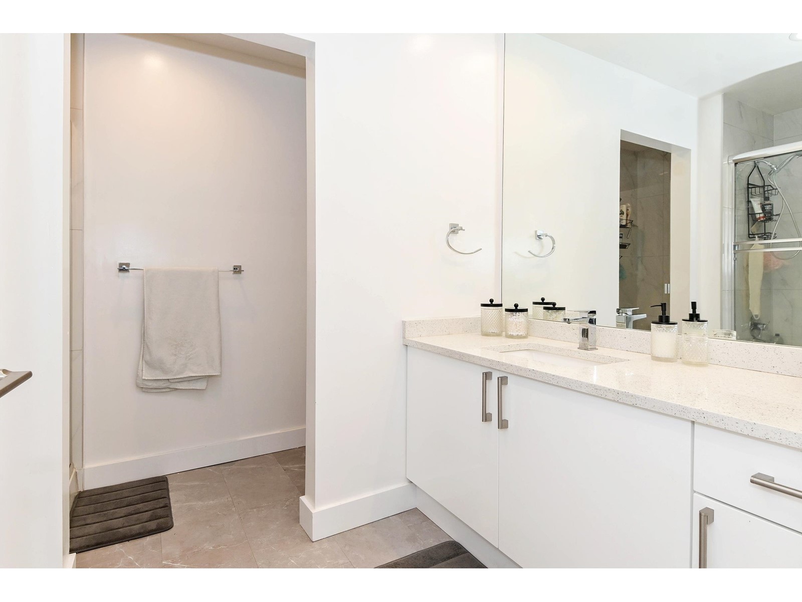 2004 14881 103a Avenue, Surrey, British Columbia  V3R 0M5 - Photo 16 - R2994565
