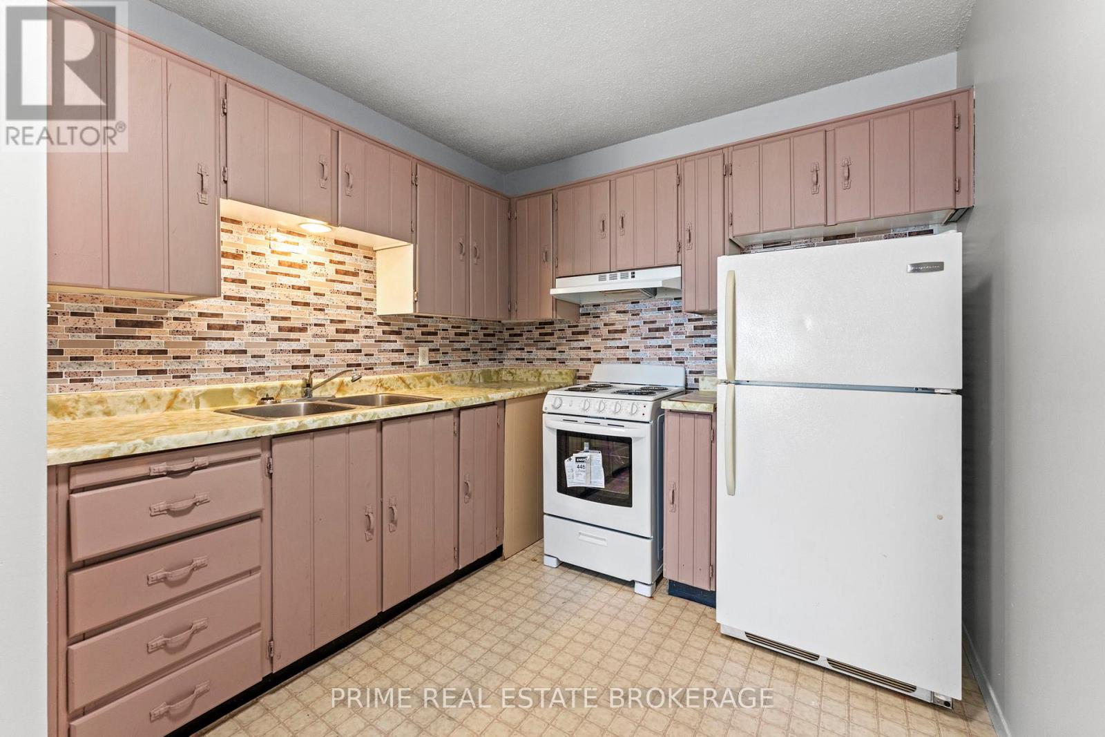 412 Ross Street, Huron-Kinloss, Ontario  N0G 2H0 - Photo 8 - X12105719