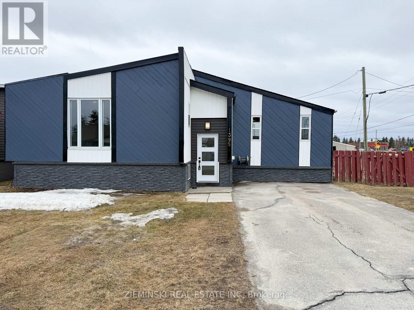 Property at 1395 RICHARD CRESCENT image 1