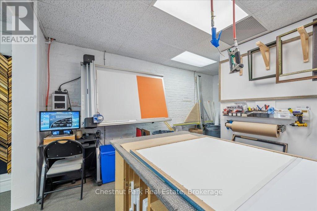 10 Taylor Road, Bracebridge, Ontario  P1L 1S6 - Photo 15 - X12105706