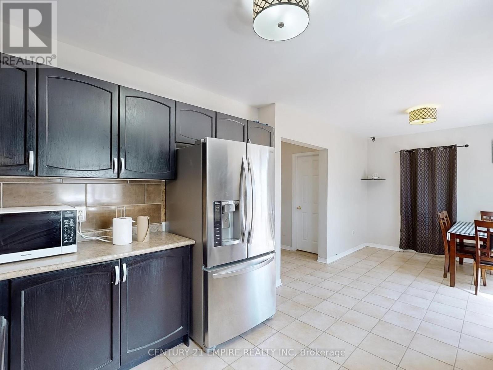 26 Dolphin Song Crescent, Brampton, Ontario  L6R 2A4 - Photo 13 - W12105134