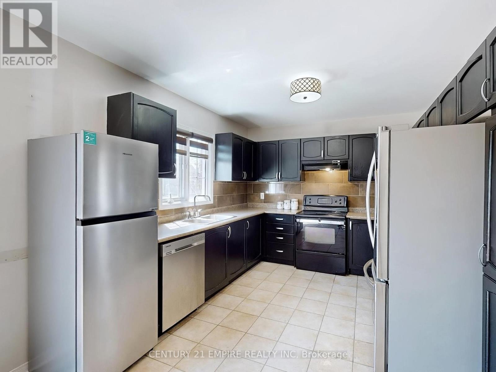 26 Dolphin Song Crescent, Brampton, Ontario  L6R 2A4 - Photo 10 - W12105134