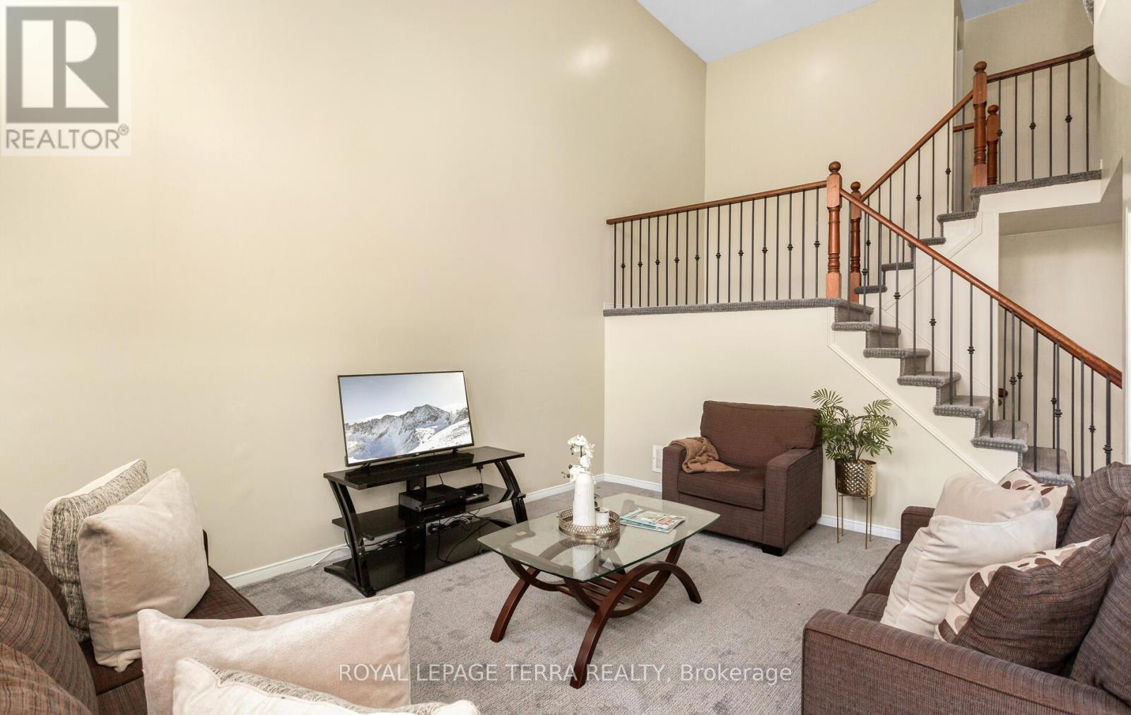 355 Edenbrook Hill Drive, Brampton, Ontario  L7A 2N4 - Photo 10 - W12105707