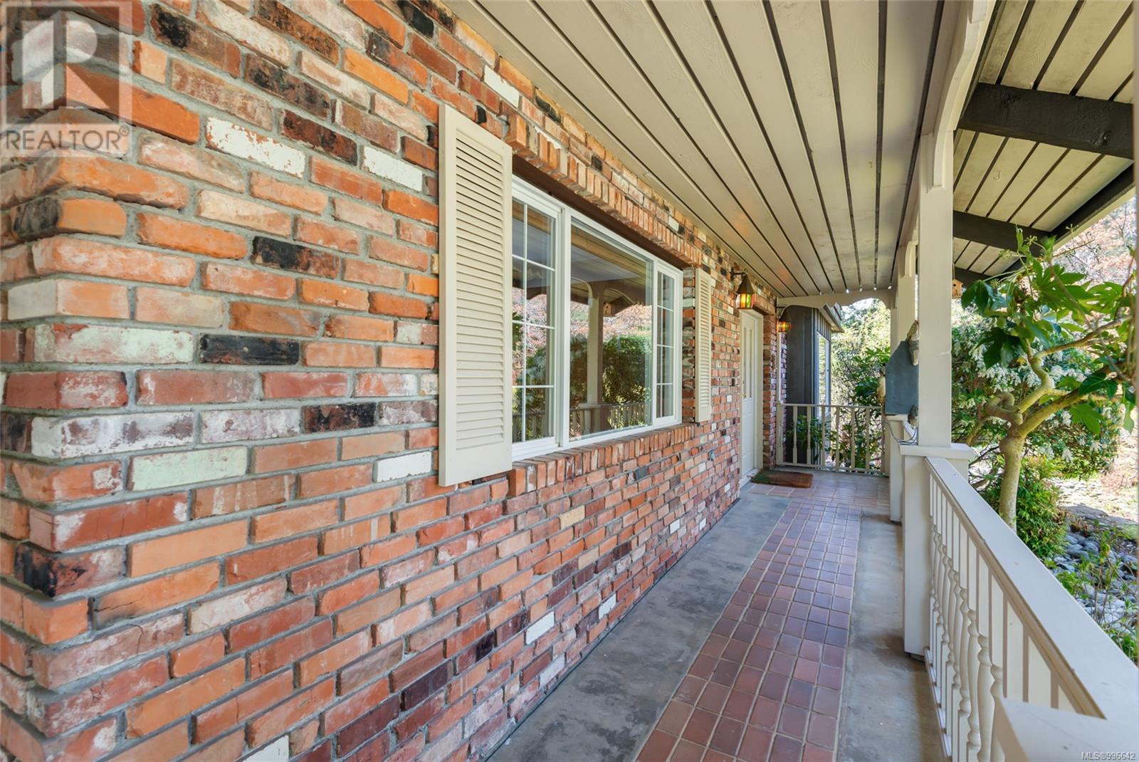 Property at 4343 Wellington Ave image 4