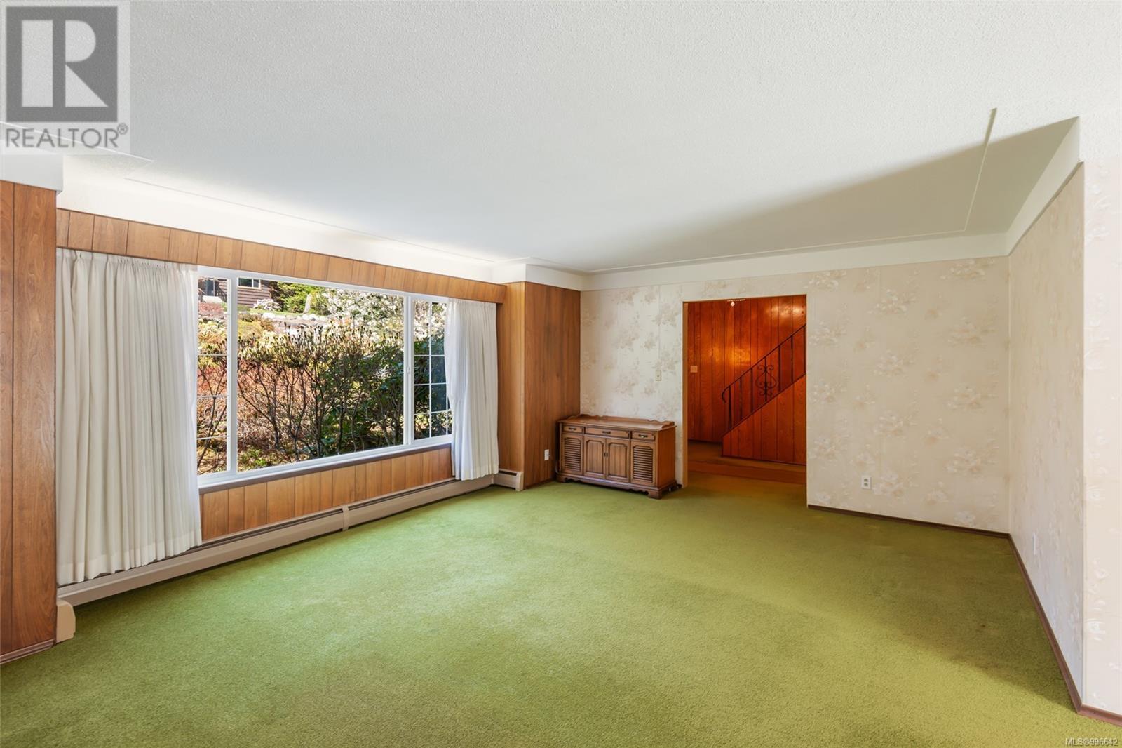 Property at 4343 Wellington Ave image 5