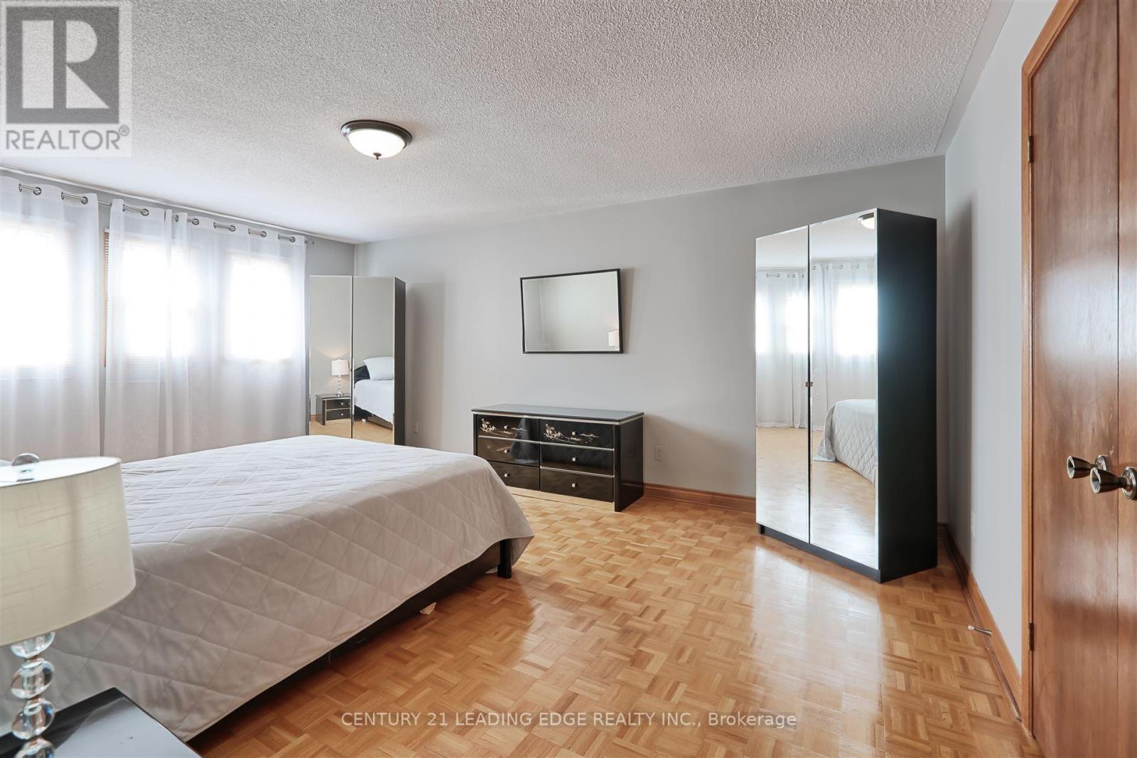 312 Valeria Boulevard, Vaughan, Ontario  L4L 6V7 - Photo 15 - N12105754
