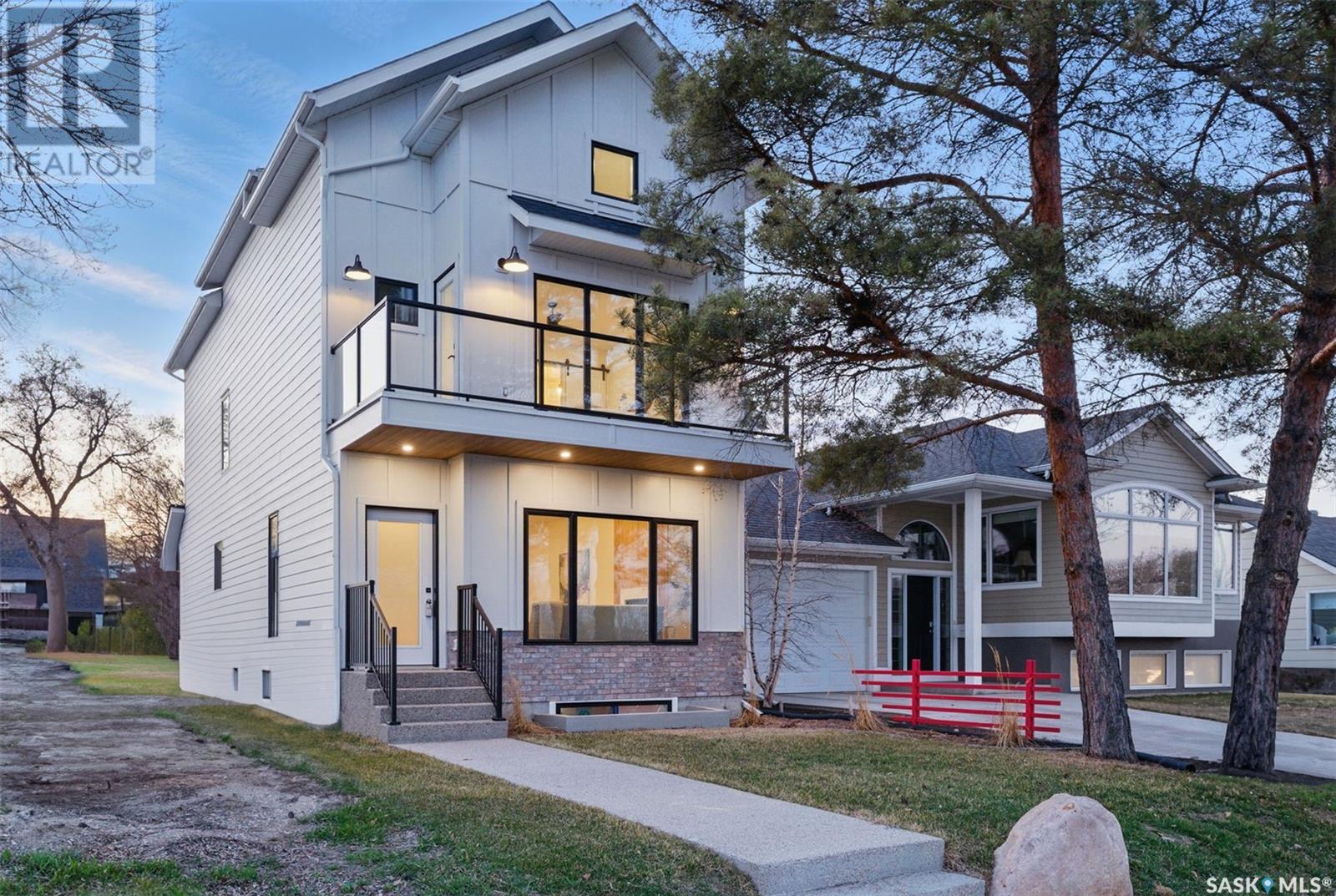 Property at 1511 Spadina CRESCENT E image 1