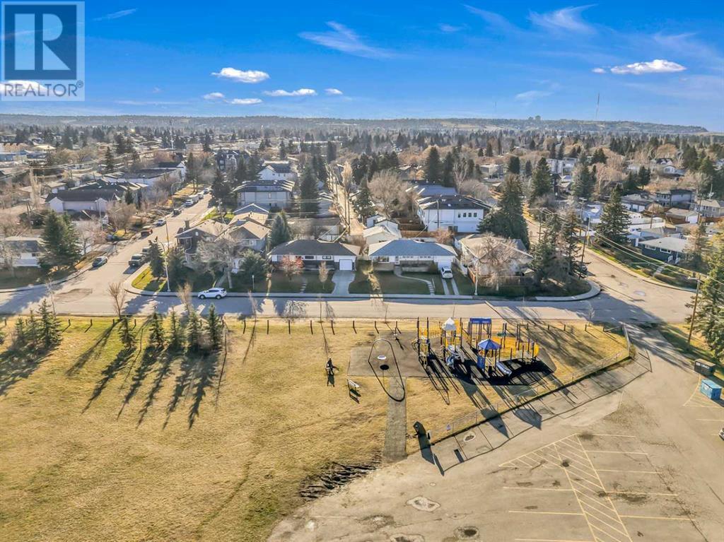 Property at 635 & 639 Poplar Road SW image 5