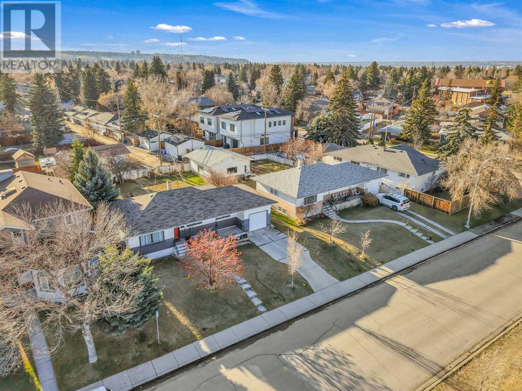 Property at 635 & 639 Poplar Road SW image 3