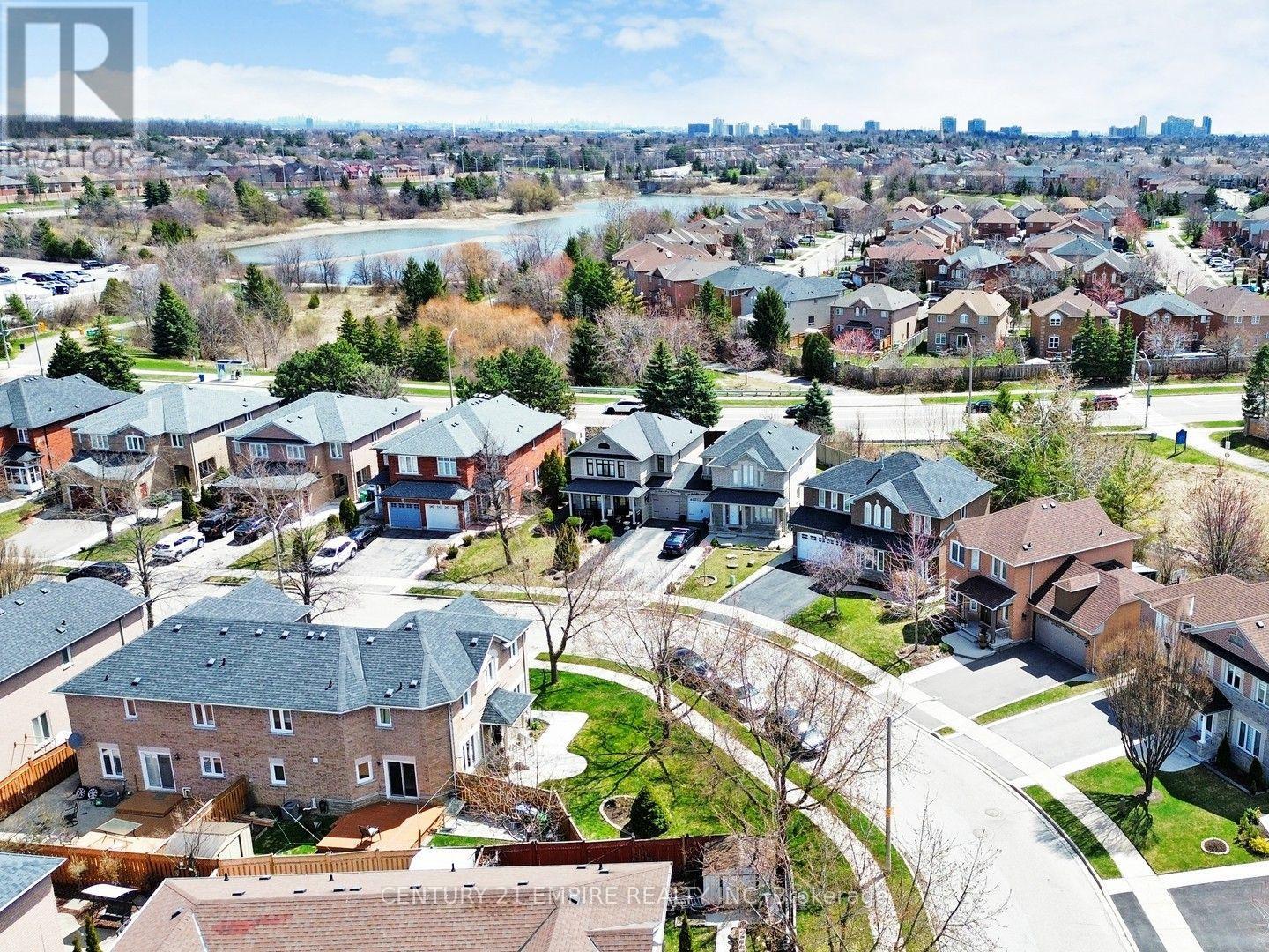 26 Dolphin Song Crescent, Brampton, Ontario  L6R 2A4 - Photo 48 - W12105134