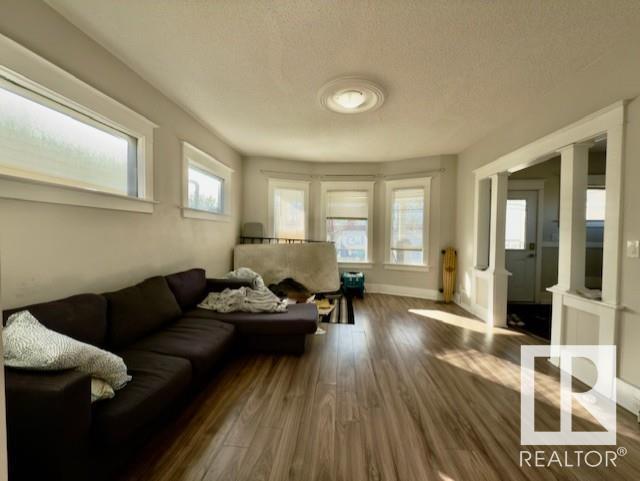 Property at 9862 76 AV NW image 2