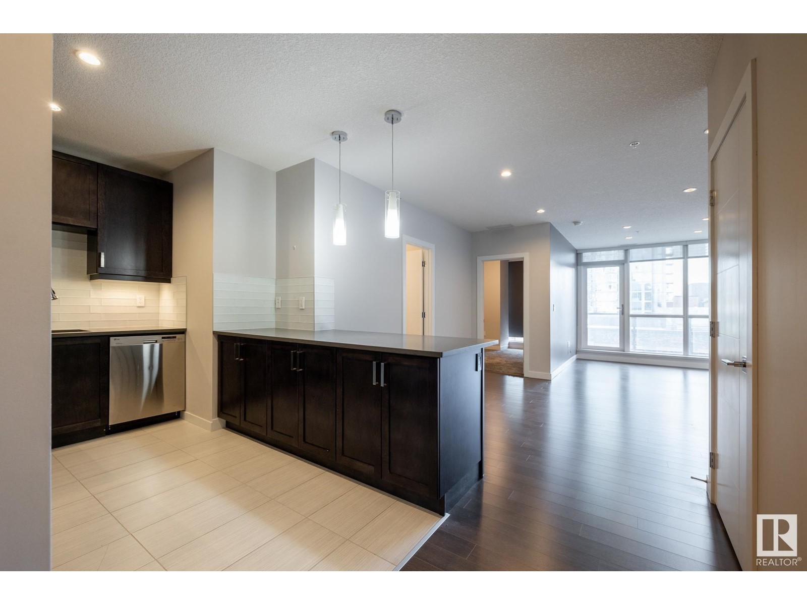 #609 10238 103 St Nw, Edmonton, Alberta  T5J 0G6 - Photo 3 - E4411022