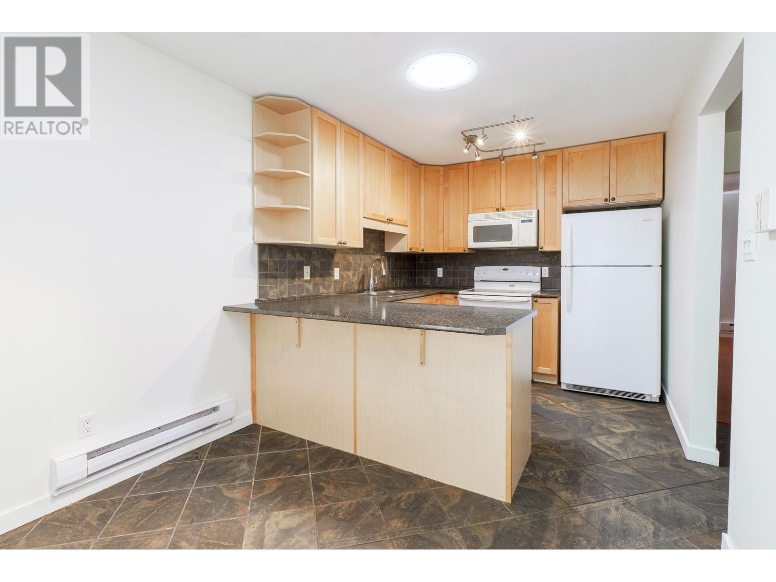 Property at 723 APPLEYARD COURT image 4