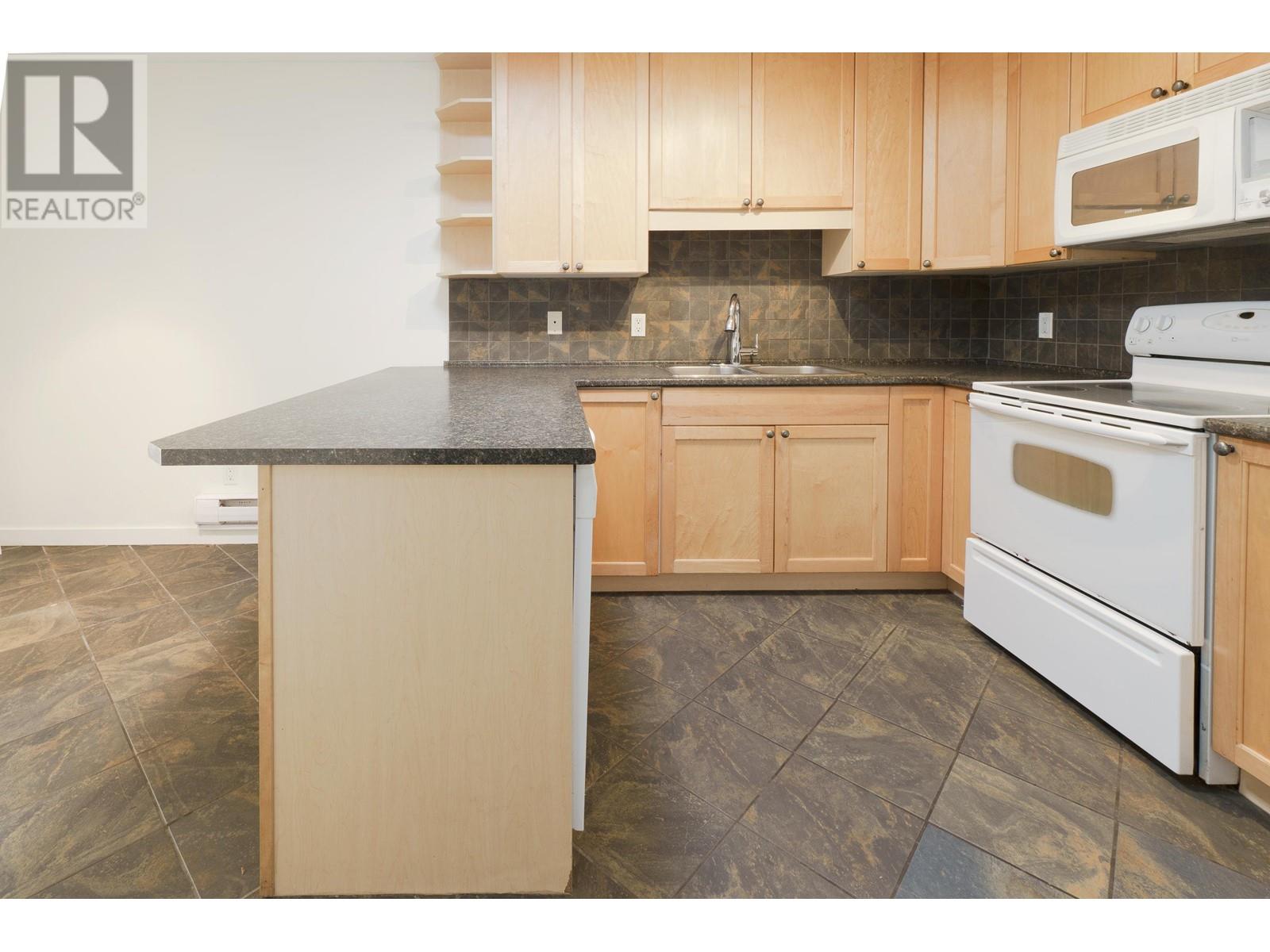 Property at 723 APPLEYARD COURT image 3