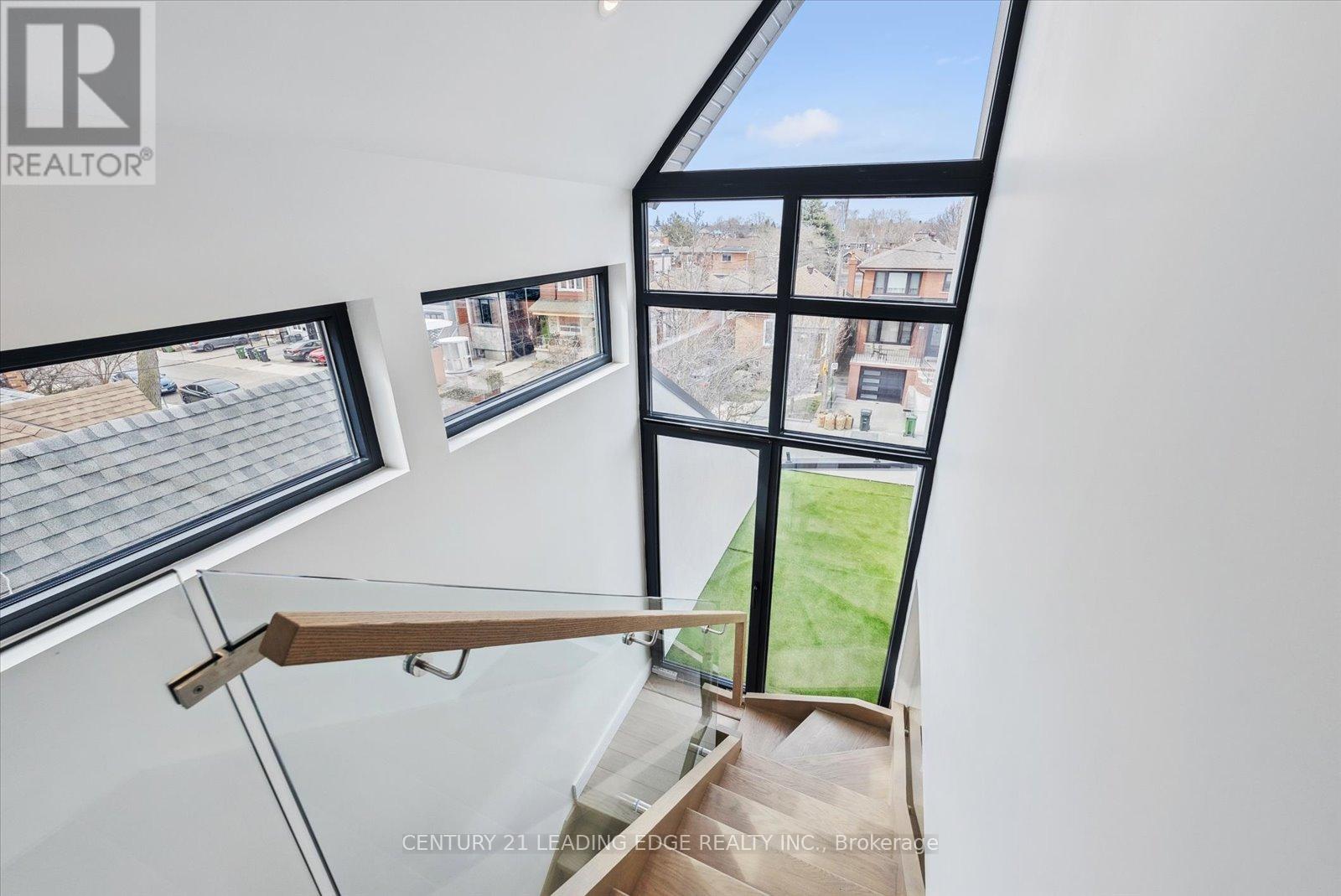 257 Robina Avenue, Toronto, Ontario  M6C 3Y9 - Photo 23 - C12077765