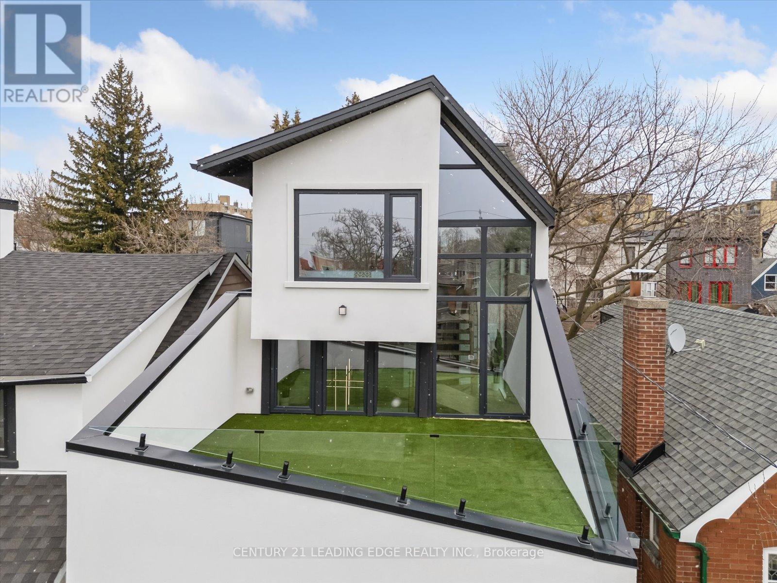 257 Robina Avenue, Toronto, Ontario  M6C 3Y9 - Photo 26 - C12077765