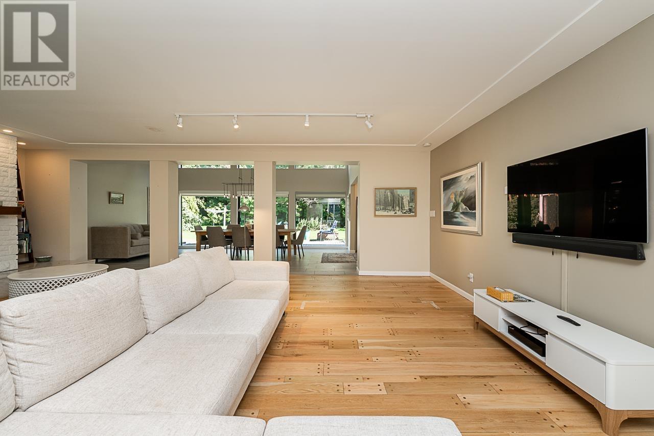 Property at 4151 TYTAHUN CRESCENT image 4