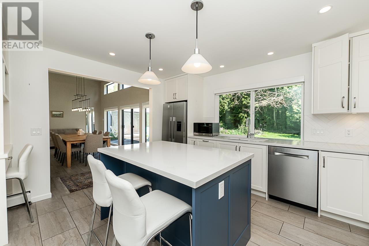 4151 Tytahun Crescent, Vancouver, British Columbia  V5N 3N1 - Photo 9 - R2994651