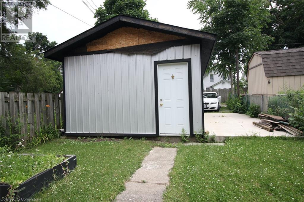 Property at 107 WELLINGTON Street S image 5