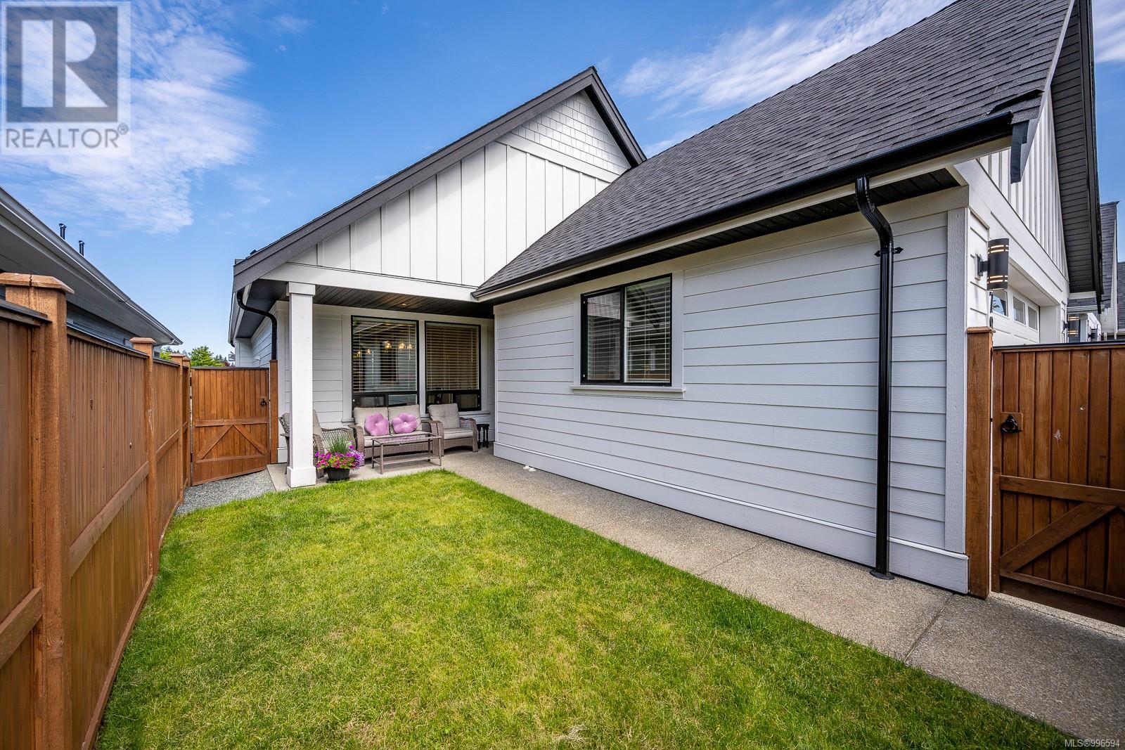 Property at 783 Briarwood Dr image 4
