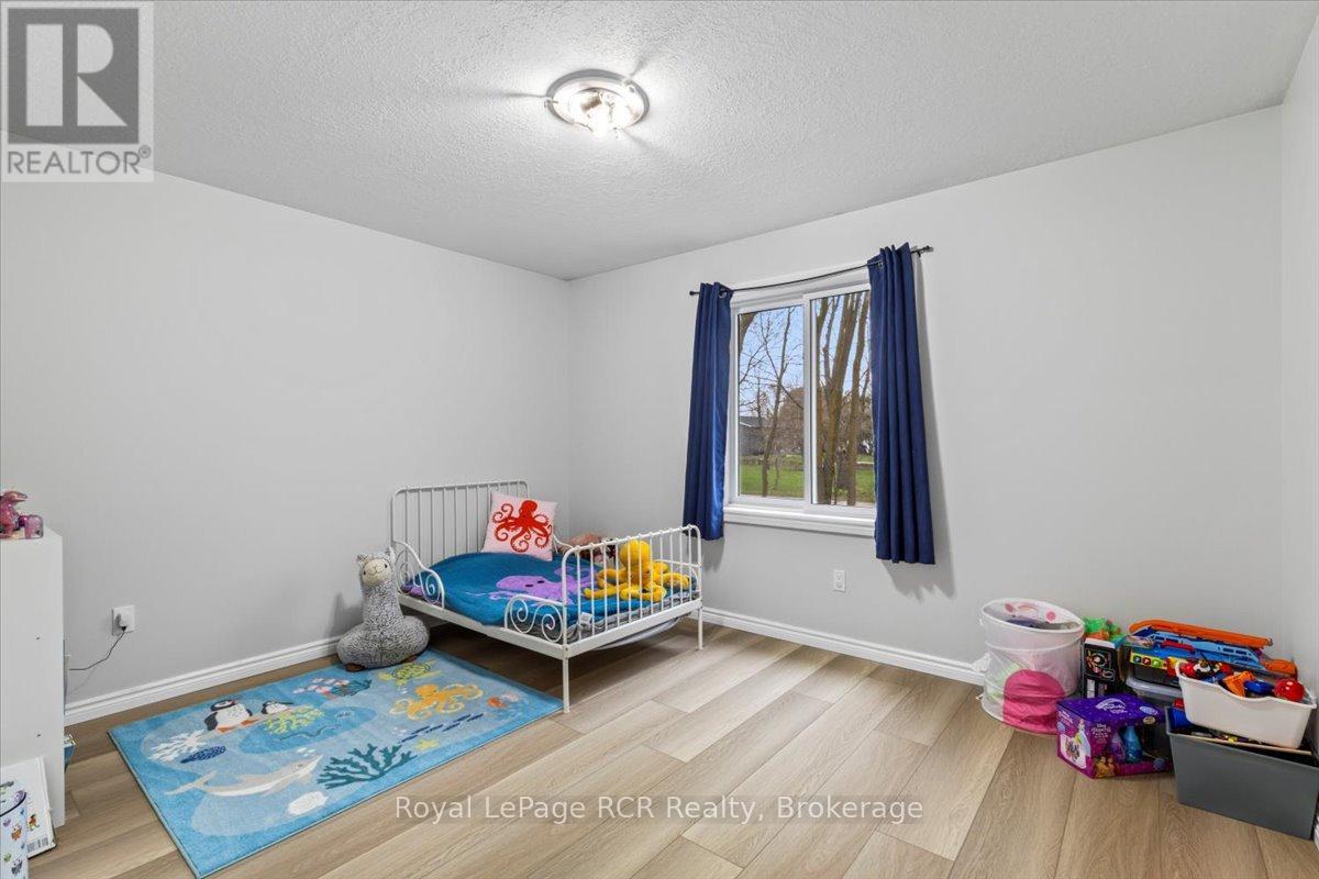 7 Mill Street, West Grey, Ontario  N0G 1S0 - Photo 15 - X12105827