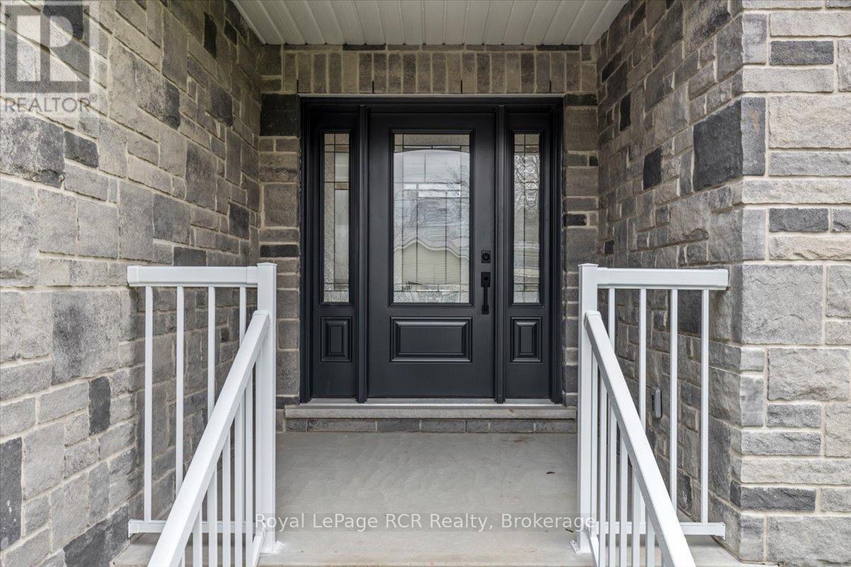 7 Mill Street, West Grey, Ontario  N0G 1S0 - Photo 8 - X12105827