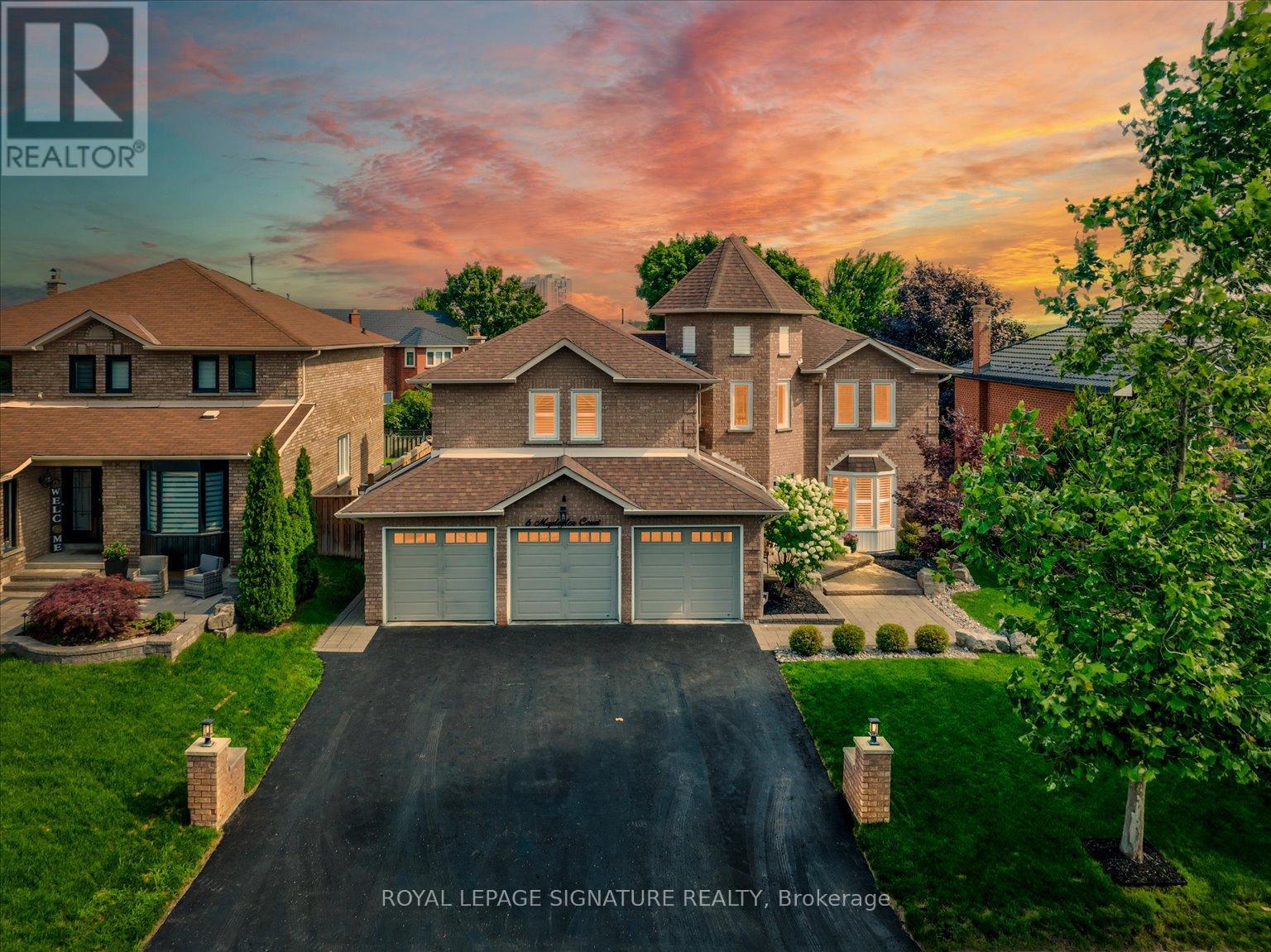 Property at 6 MAPLEGLEN COURT image 2