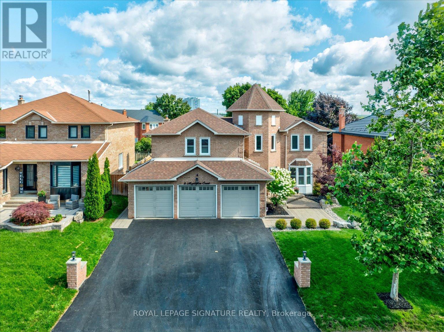 Property at 6 MAPLEGLEN COURT image 4