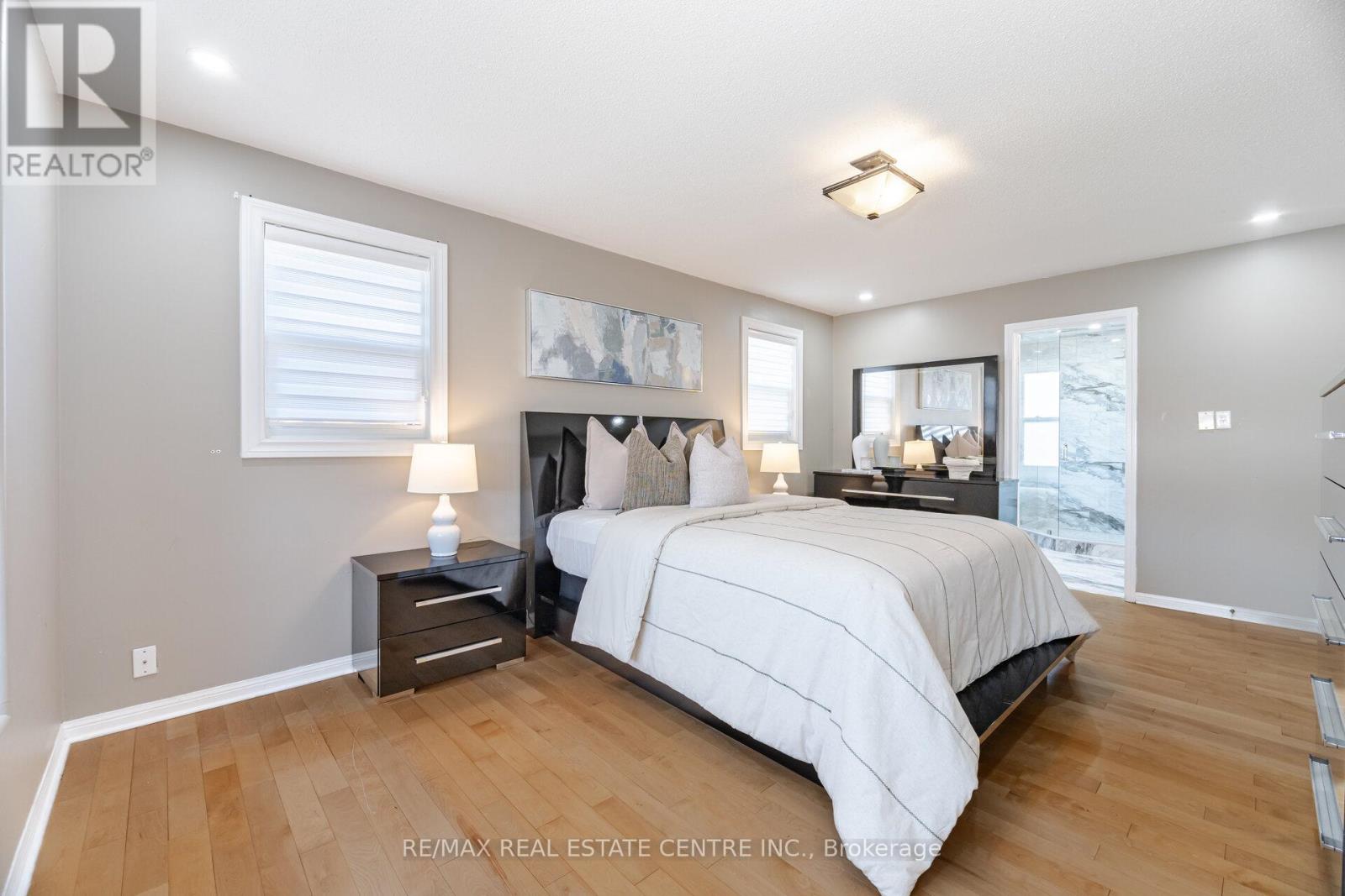 643 Hamilton Crescent, Milton, Ontario  L9T 6G9 - Photo 23 - W12099829