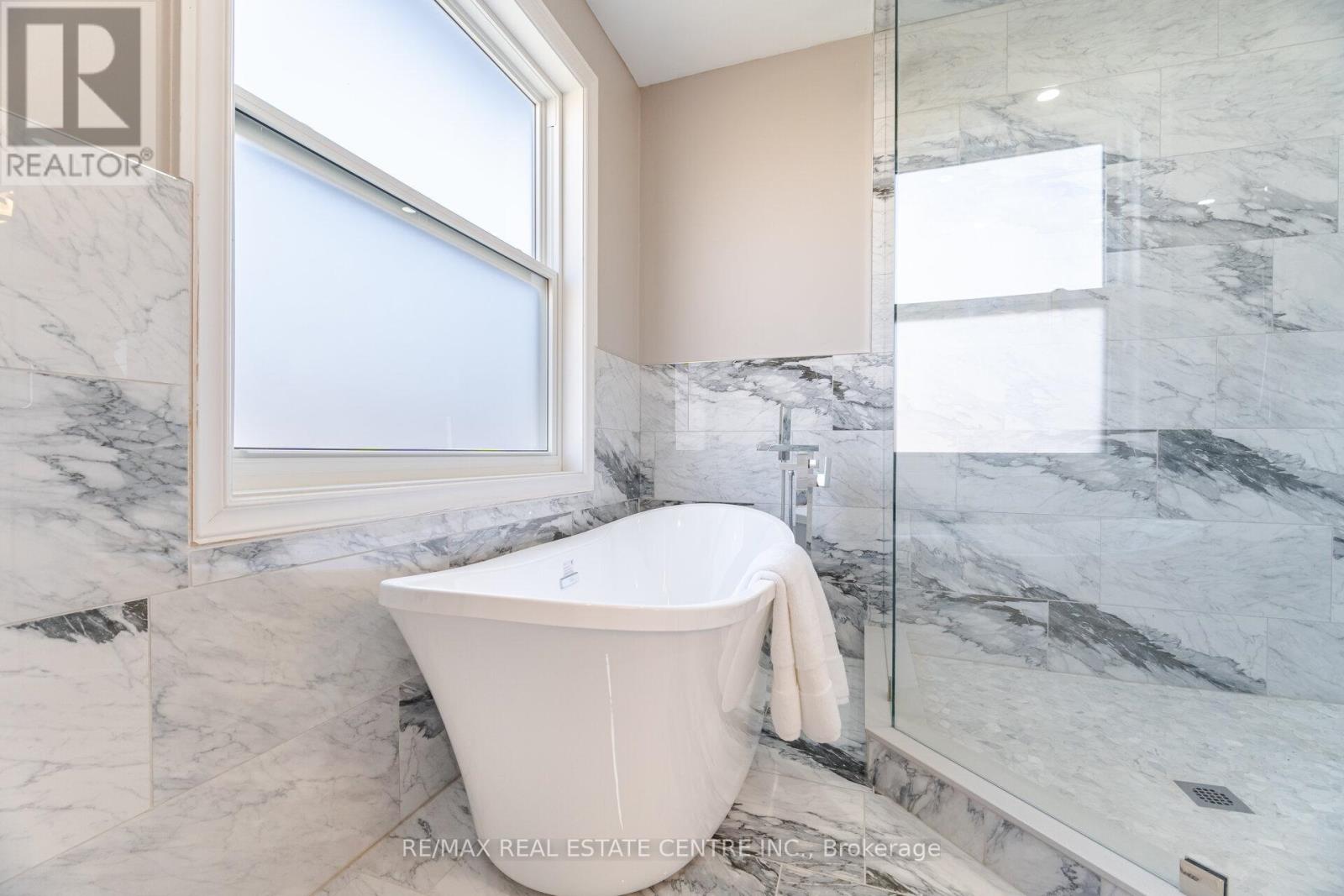 643 Hamilton Crescent, Milton, Ontario  L9T 6G9 - Photo 25 - W12099829