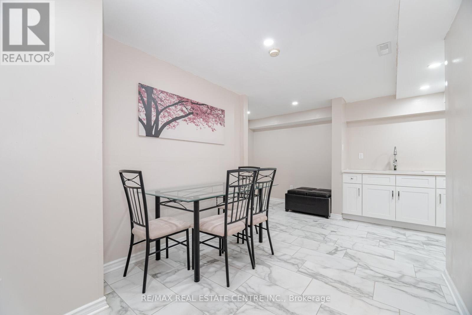 643 Hamilton Crescent, Milton, Ontario  L9T 6G9 - Photo 34 - W12099829