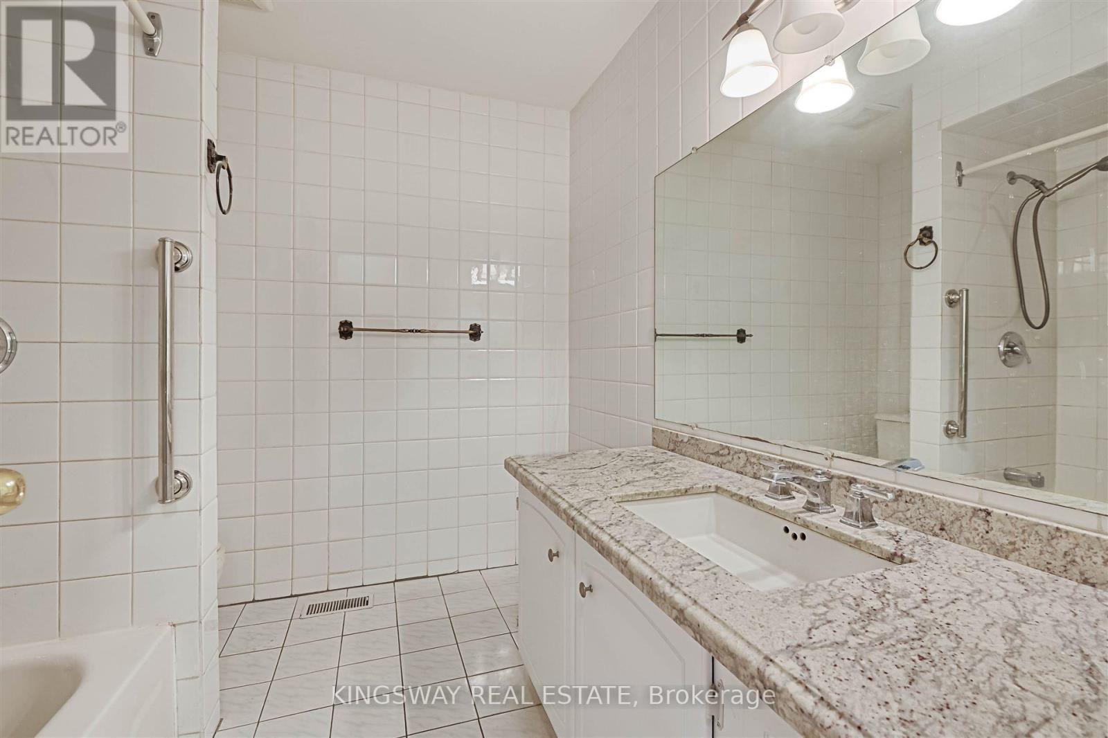 184 Edmonton Drive, Toronto, Ontario  M2J 3X5 - Photo 11 - C12105850