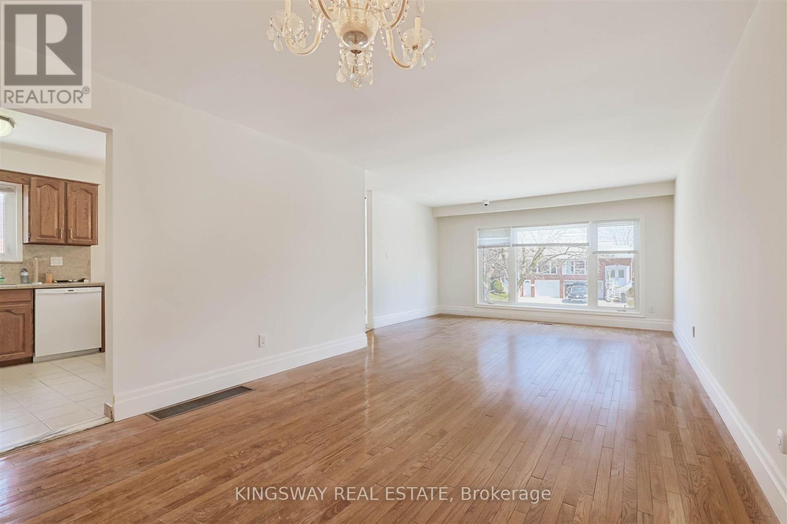 184 Edmonton Drive, Toronto, Ontario  M2J 3X5 - Photo 4 - C12105850