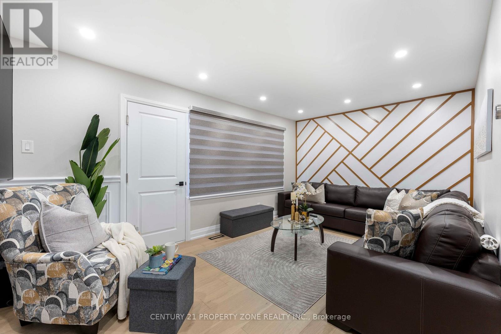 23 Eden Park Drive, Brampton, Ontario  L6T 3A5 - Photo 4 - W12105845