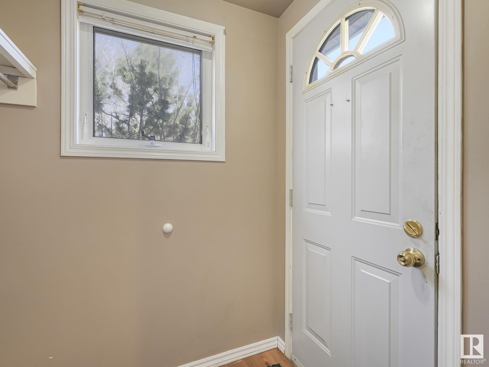 Property at 10425 64 AV NW image 4