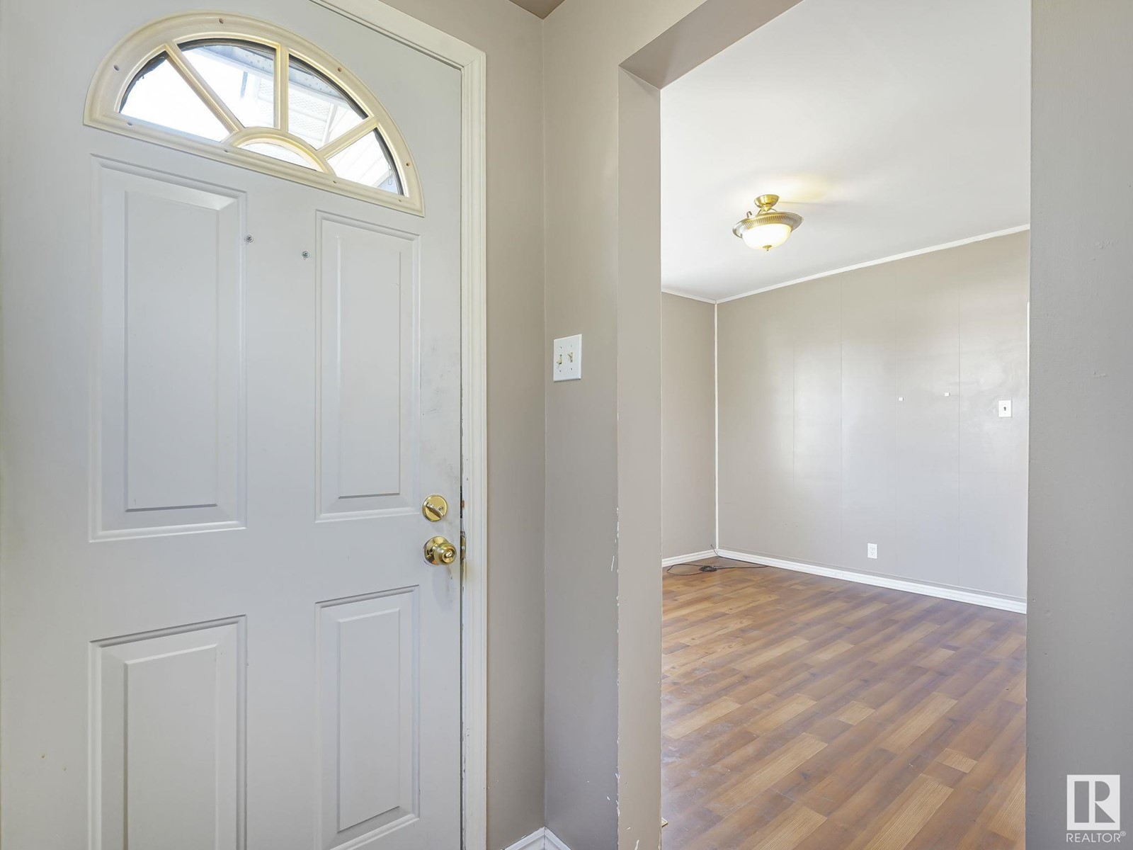 Property at 10425 64 AV NW image 5