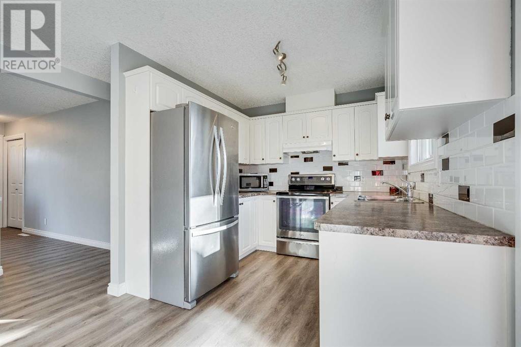 1934 Cottonwood Crescent Se, Calgary, Alberta  T2B 1P6 - Photo 5 - A2211765